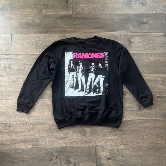 Tops - Ramones Black Sweatshirt Band Shirt